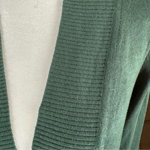 Ceilo women’s forest green cardigan sweater S